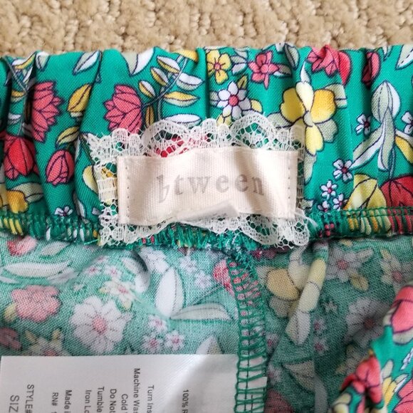 **NWOT** btween Floral Short Set Size 6 - Picture 8 of 8